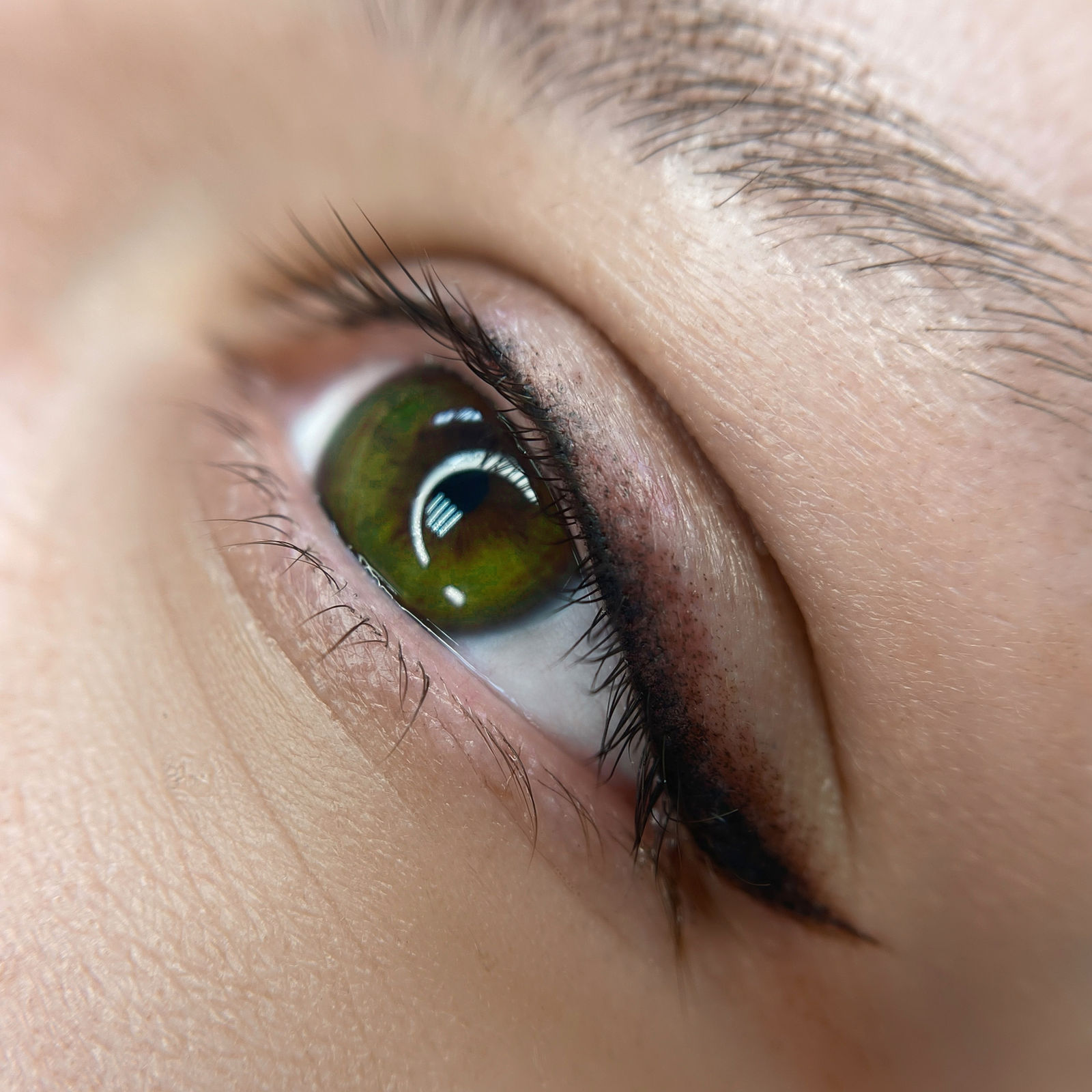 Permanent Eyeliner für betonte Augen